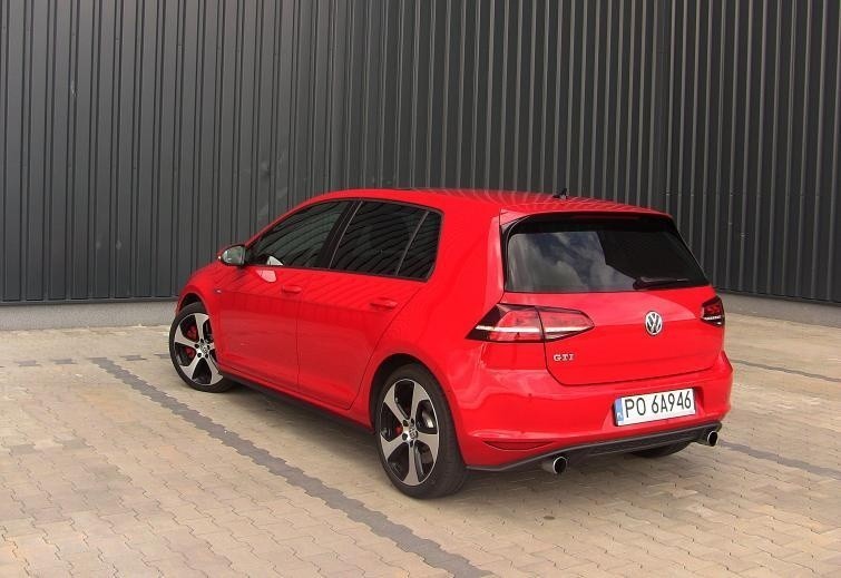 Testujemy: Volkswagen Golf GTI - kompakt z dopalaczem