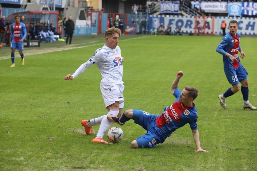 Lech Poznań zremisował w Gliwicach z Piastem 1:1. Kolejorz...