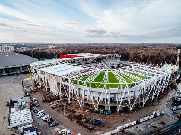 ŁKS. Obiekt stadionopodobny zamienia się w prawdziwy stadion! [ZDJĘCIA]