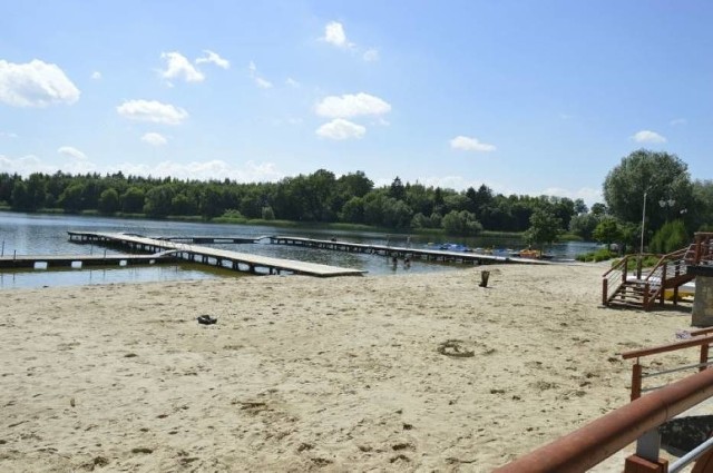 Plaża w Sztumie nad Jeziorem Zajezierskim była we wtorek 6.08.2019 zamknięta