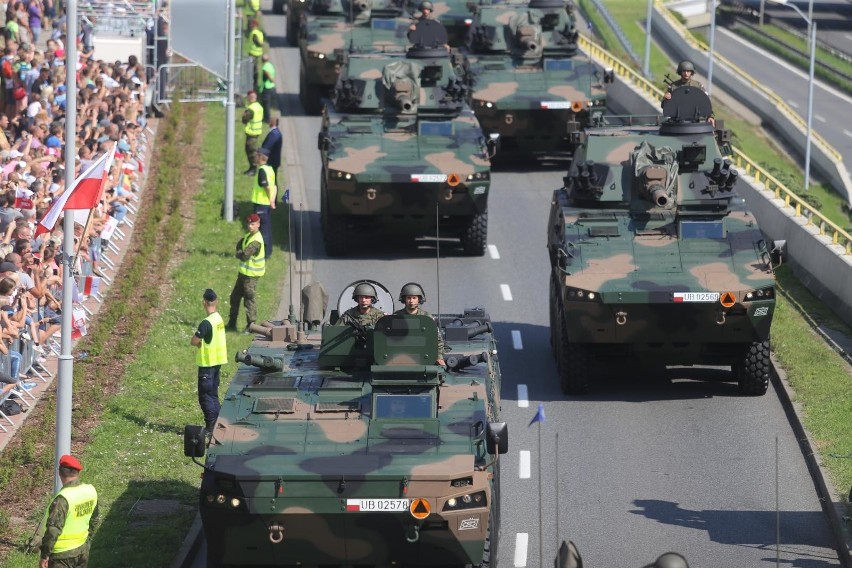 Policjanci razem m.in. z wojskowymi zabezpieczali katowicka...