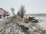 Gostkowo. Dachowanie audi na trasie Przasnysz - Wężewo. Samochód uległ niemal całkowitemu zniszczeniu, 14.02.2020