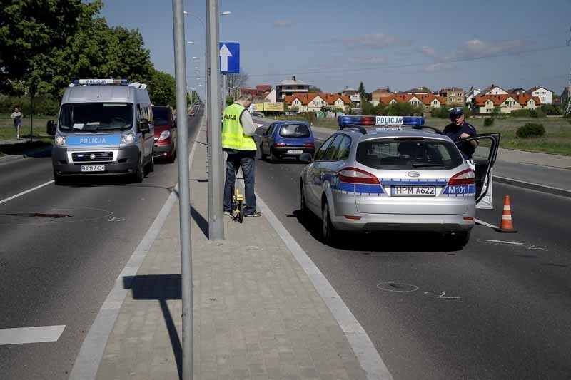 Antoniuk Fabryczny: Śmiertelny wypadek na przejściu. Seicento potrąciło mężczyznę (zdjęcia)