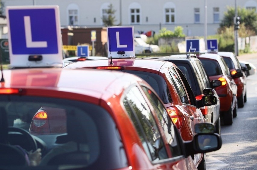Łódź: szkoły jazdy tracą na podwyżkach paliw. Ceny kursów wzrosły nawet o 400 zł!
