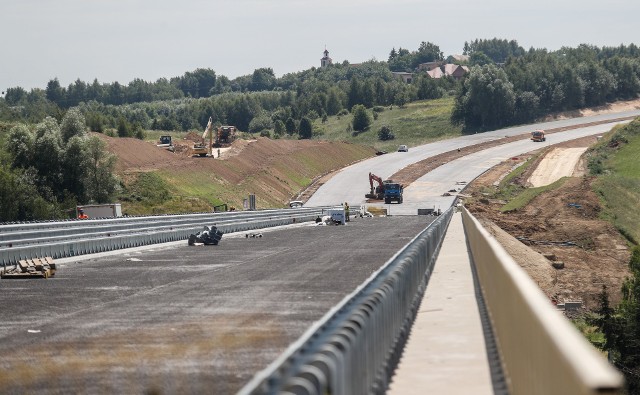 W tej chwili budowa S19 w rejonie Rzeszowa trwa między Świlczą a Kielanówką.