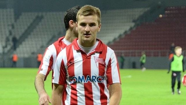 Pierwszym z nich jest Bartłomiej Dudzic. 31-letni pomocnik zasilił nowosądeckiego pierwszoligowca w rundzie wiosennej kampanii 2014/2015. Popularny „Dudzio” trafił na Kilińskiego z ekstraklasowej wówczas Cracovii, gdzie nie miał pewnego miejsca w składzie.