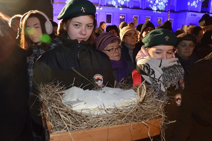 Miejska Wigilia z Betlejemskim Światełkiem Pokoju w Stalowej Woli  