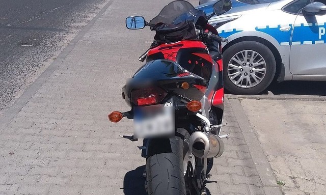 Motocyklista został zatrzymany przez świebodzińskich policjantów.