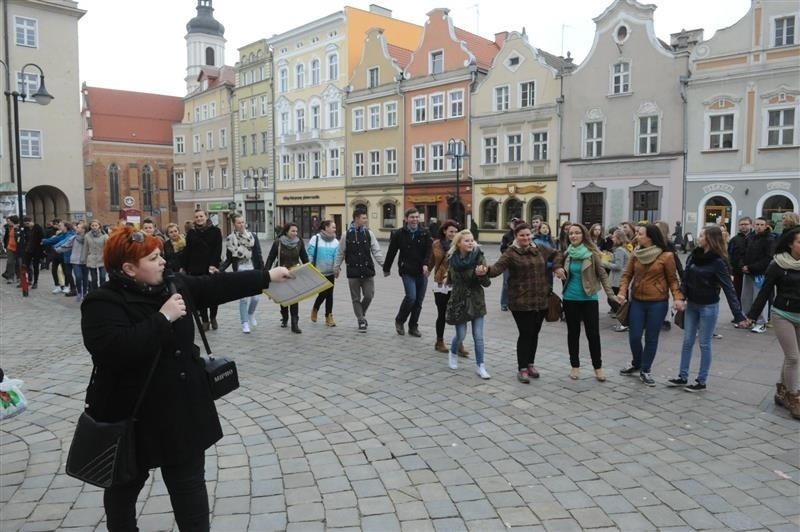 400 uczniów na Rynku w Opolu.