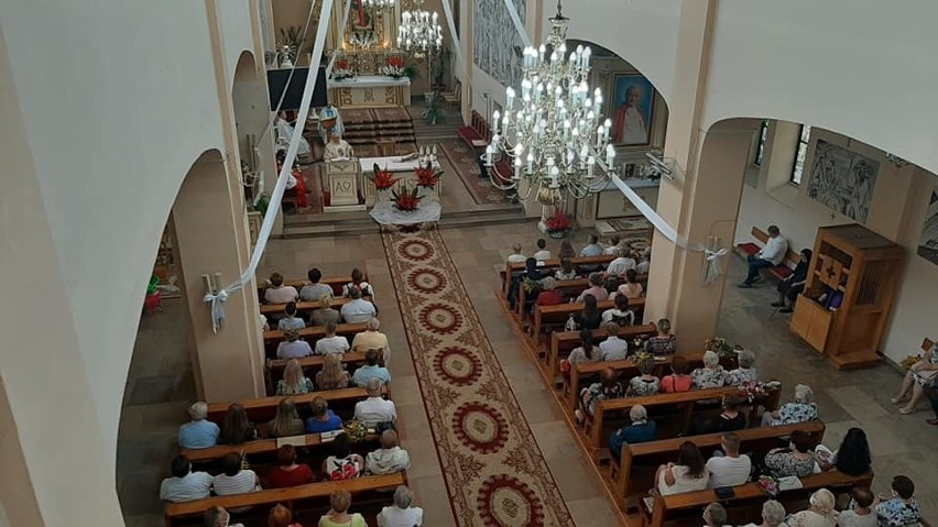 Piękna oprawa uroczystości odpustowej w Kazimierzy Małej. Z wiernymi modlił się ojciec duchowny kapłanów diecezji kieleckiej [ZDJĘCIA]  
