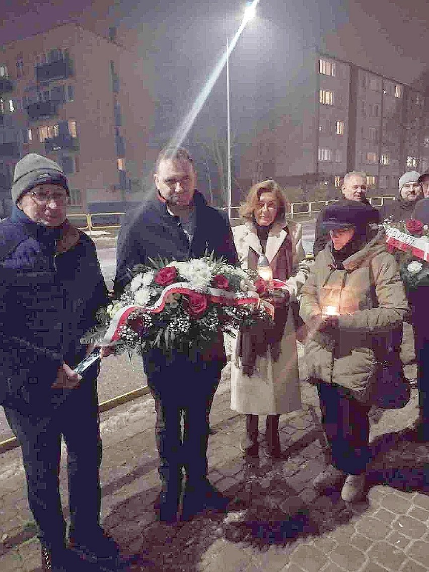 Starachowickie, wieczorne obchody 42. rocznicy wprowadzenia stanu wojennego. Zobaczcie zdjęcia