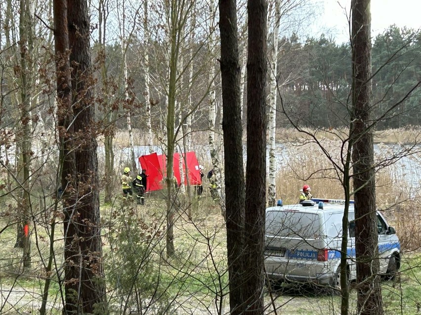 W Ostrowach nad Okszą ze zbiornika wodnego wydobyto ciało poszukiwanej mieszkanki tej miejscowości
