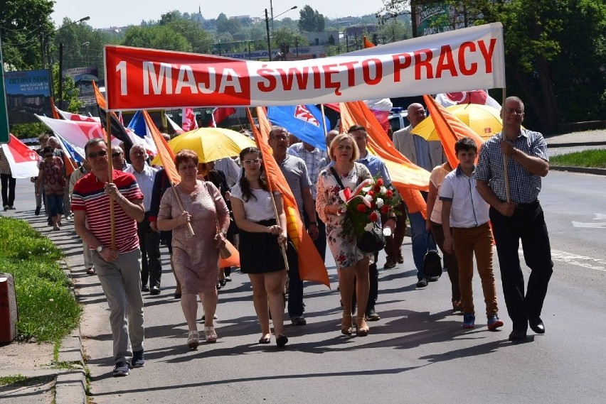 Pierwszomajowa manifestacja w Ostrowcu liczna i dobrze zorganizowana [ZDJĘCIA]