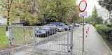 Prywatne strefy parkowania rosną na krakowskich osiedlach