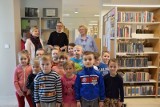 Najmłodsi radziejowianie kochają książki - chętnie odwiedzają bibliitekę