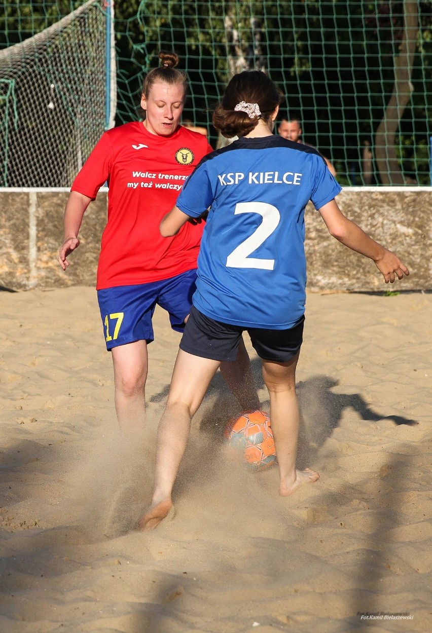 Wystartował turniej plażowych trójek piłkarskich Lotto Cup. Mecze odbywają się na Basenie Letnim w Kielcach