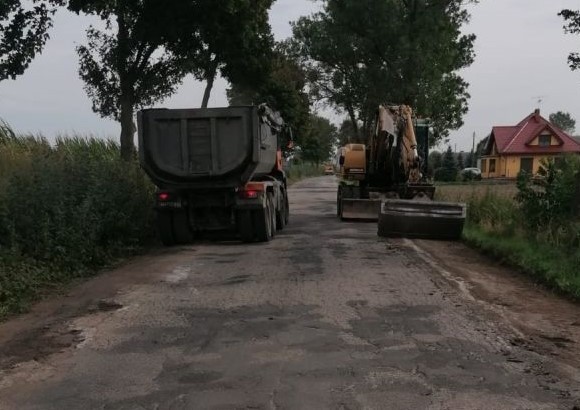 Powiat golubsko-dobrzyński rozpoczął remont drogi Wielka...