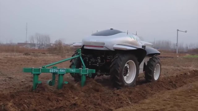 Memy o traktorach prosto z Podlasia. Zobacz najlepsze śmieszne demotywatory i obrazki o ciągnikach rolniczych