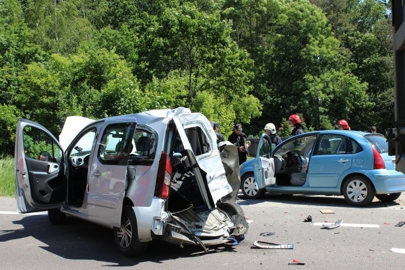 Wypadek w Pilikach. W zderzeniu trzech pojazdów rannych...