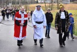 Orszak Trzech Króli przeszedł ulicami Skrbeńska (gmina Godów). Była wyśmienita świąteczna atmosfera i koncert kolęd