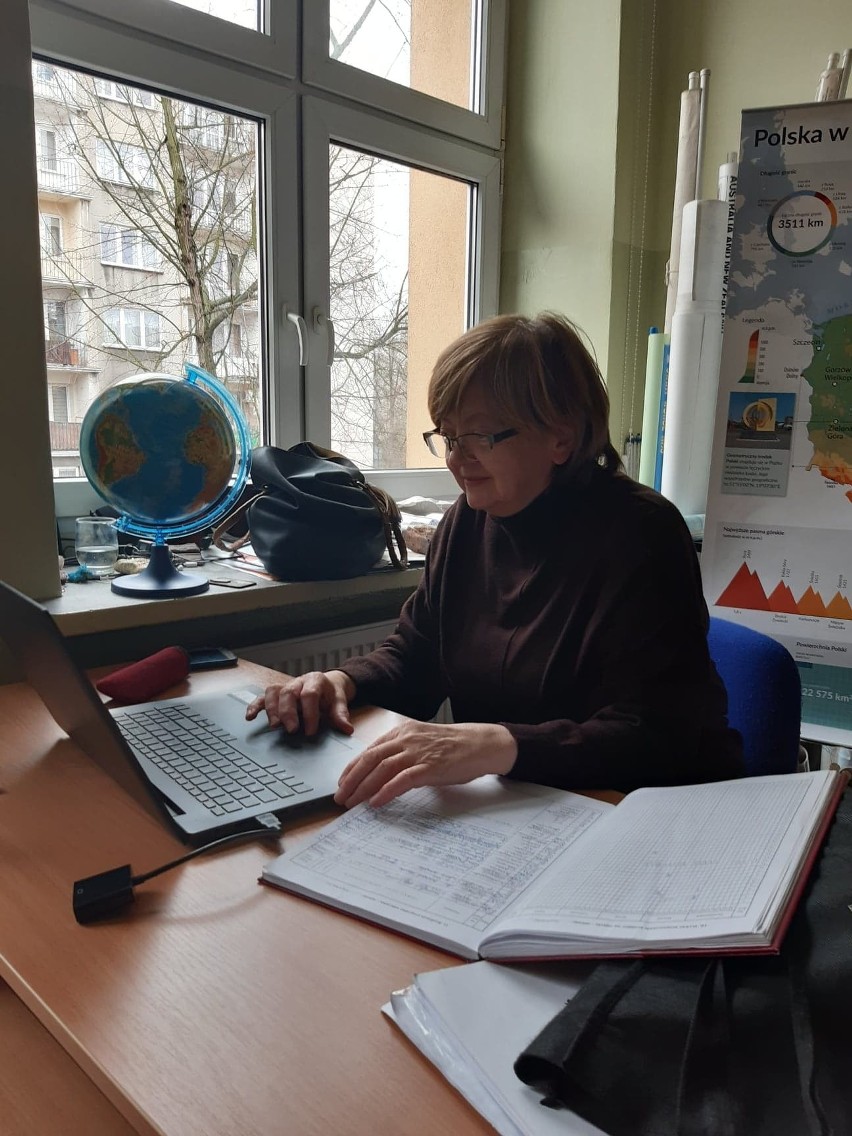 Koronawirus w Łodzi. Lekcje dla maturzystów na YouTube, nauka online w domu - gdy szkoły są zamknięte z powodu koronawirusa