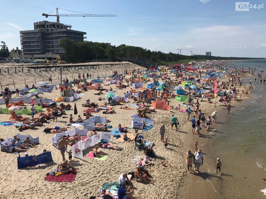 Pogoda nad morzem dopisała. W sobotę na plaży w...