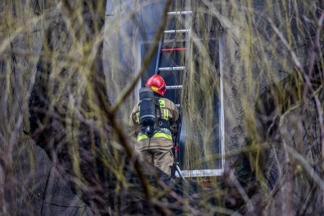 Zgłoszenie dotyczące ulatniającego się czadu w jednym z mieszkań w Gilowie wpłynęło do dyżurnego Komendy Powiatowej Państwowej Straży Pożarnej w Strzelcach Krajeńskich około godz. 11.00, we wtorek (31 stycznia).