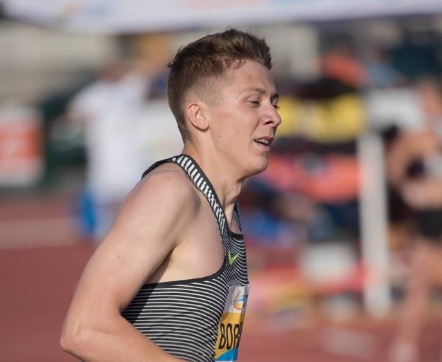 Mateusz Borkowski wystartuje w biegu na 800 metrów.