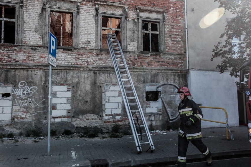 Pożar w kamienicy na ul.  Zygmunta Augusta w Bydgoszczy [zdjęcia]