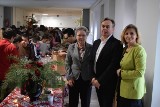 Udany kiermasz świąteczny w szkole przy Słonecznej w Jedlni-Letnisku. Zobacz zdjęcia