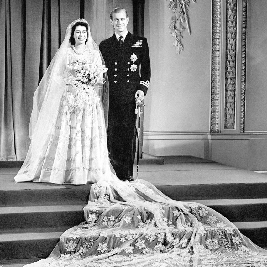 Zdjęcie ślubne księżniczki Elżbiety i Filipa Mountbatten (20...