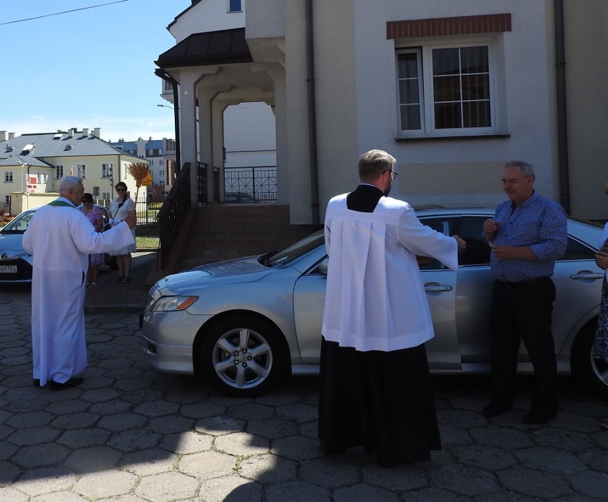 Święcenie pojazdów w parafii św. Rodziny w Białymstoku