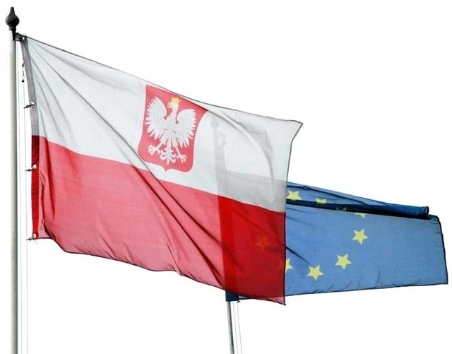 Ponad 60 procent badanych uznało, że zna datę wyborów do Europarlamentu. Ale 25 procent z nich nie potrafiło podać konkretnego dnia. Jeszcze gorzej wygląda nasza wiedza o PE. Aż 2/3 ankietowanych nie wie, ile Polska będzie miała reprezentantów w Brukseli.