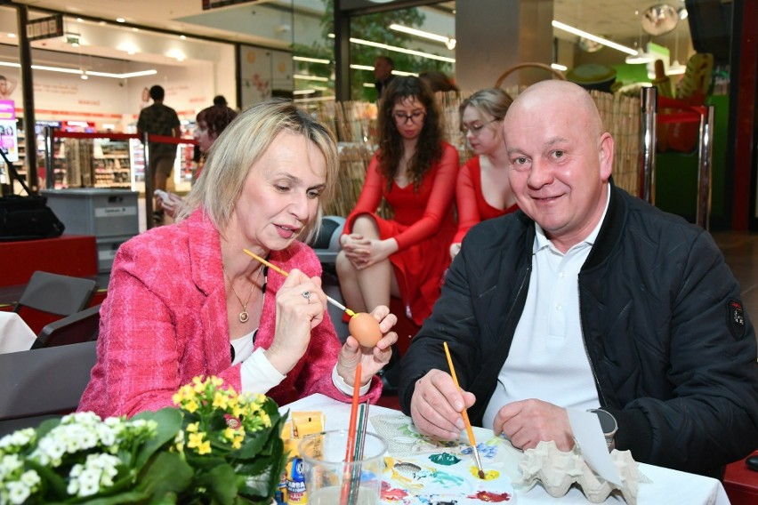 Piotr Brzeszcz - założyciel Grupy Ronin z żoną