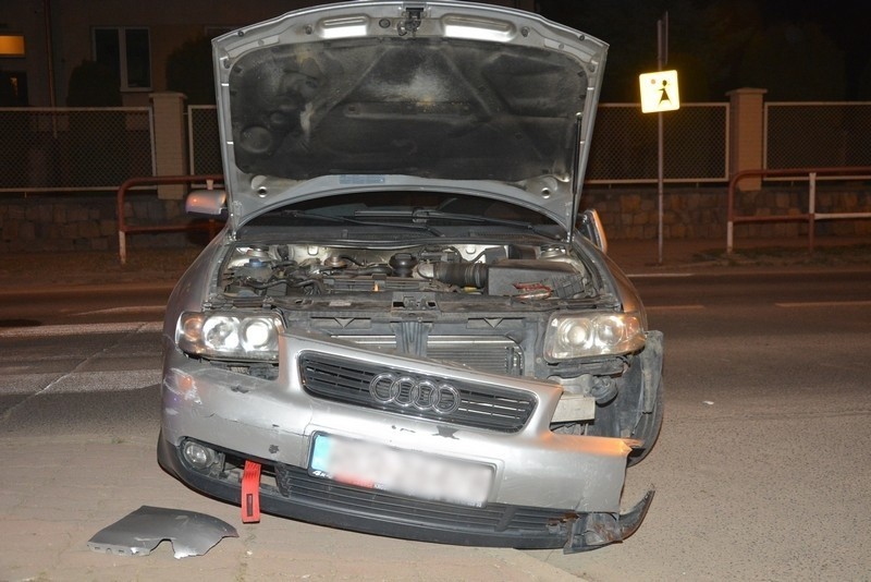Wypadek w Jedliczu. 21-latek w audi potrącił na przejściu 13-latka z rowerem [ZDJĘCIA]