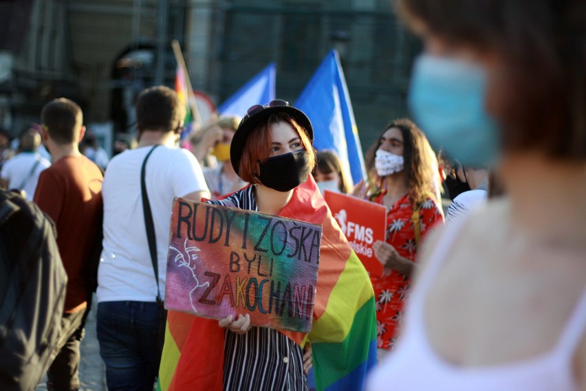 Demonstracja lubelskiej lewicy i społeczności LGBT kontra spacer narodowców. Zobacz zdjęcia