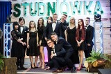 Studniówka 2019 w Akademickim Liceum Ogólnokształcącym i Akademickiej Szkole Ponadgimnazjalnej w Łomży (zdjęcia)