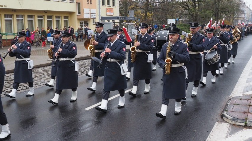 Święto Niepodległości w Koszalinie. Uroczysty przemarsz w centrum miasta [zdjęcia, wideo] 