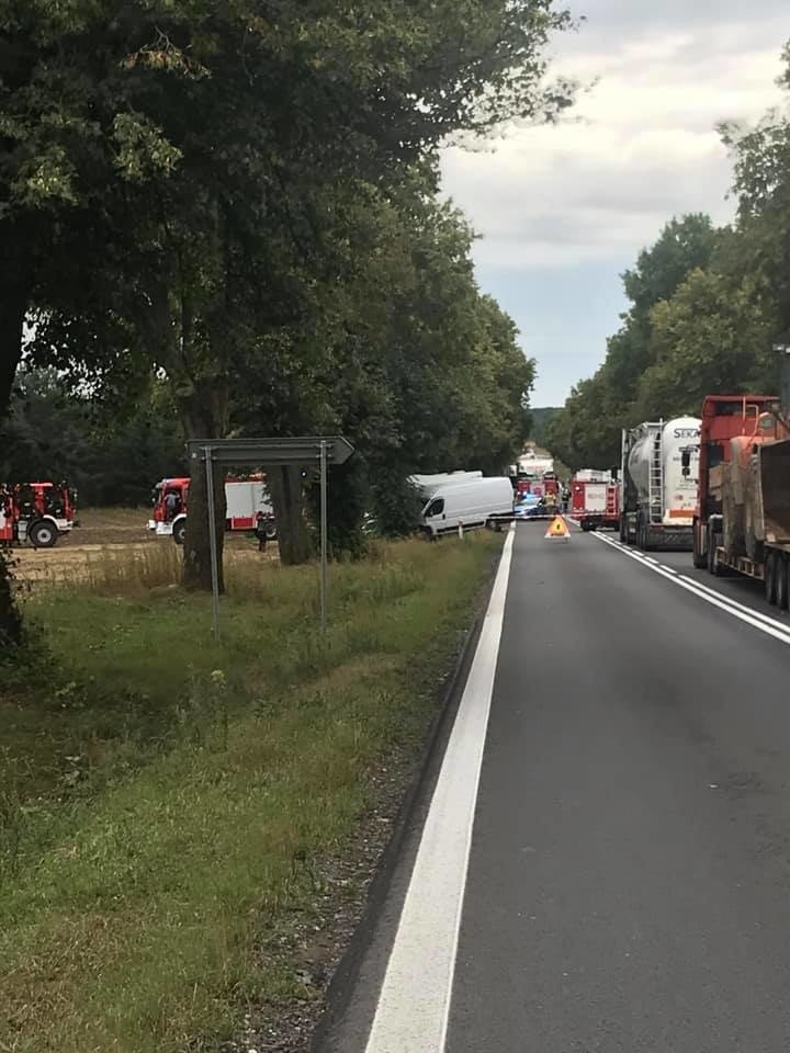 Horodnianka. Kolizja z udziałem pięciu pojazdów na drodze krajowej nr 8. Jeden z pojazdów wpadł do rowu