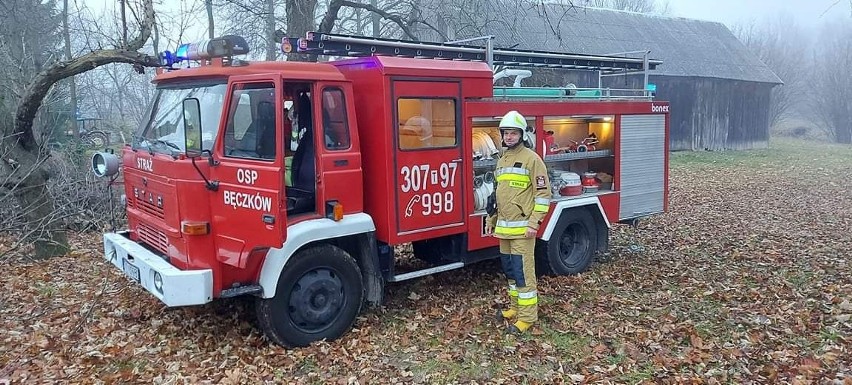 Historyczny dzień dla Ochotniczej Straży Pożarnej z Bęczkowa. Druhowie mają za sobą historyczny wyjazd na akcje ratowniczo-gaśniczą (FOTO)