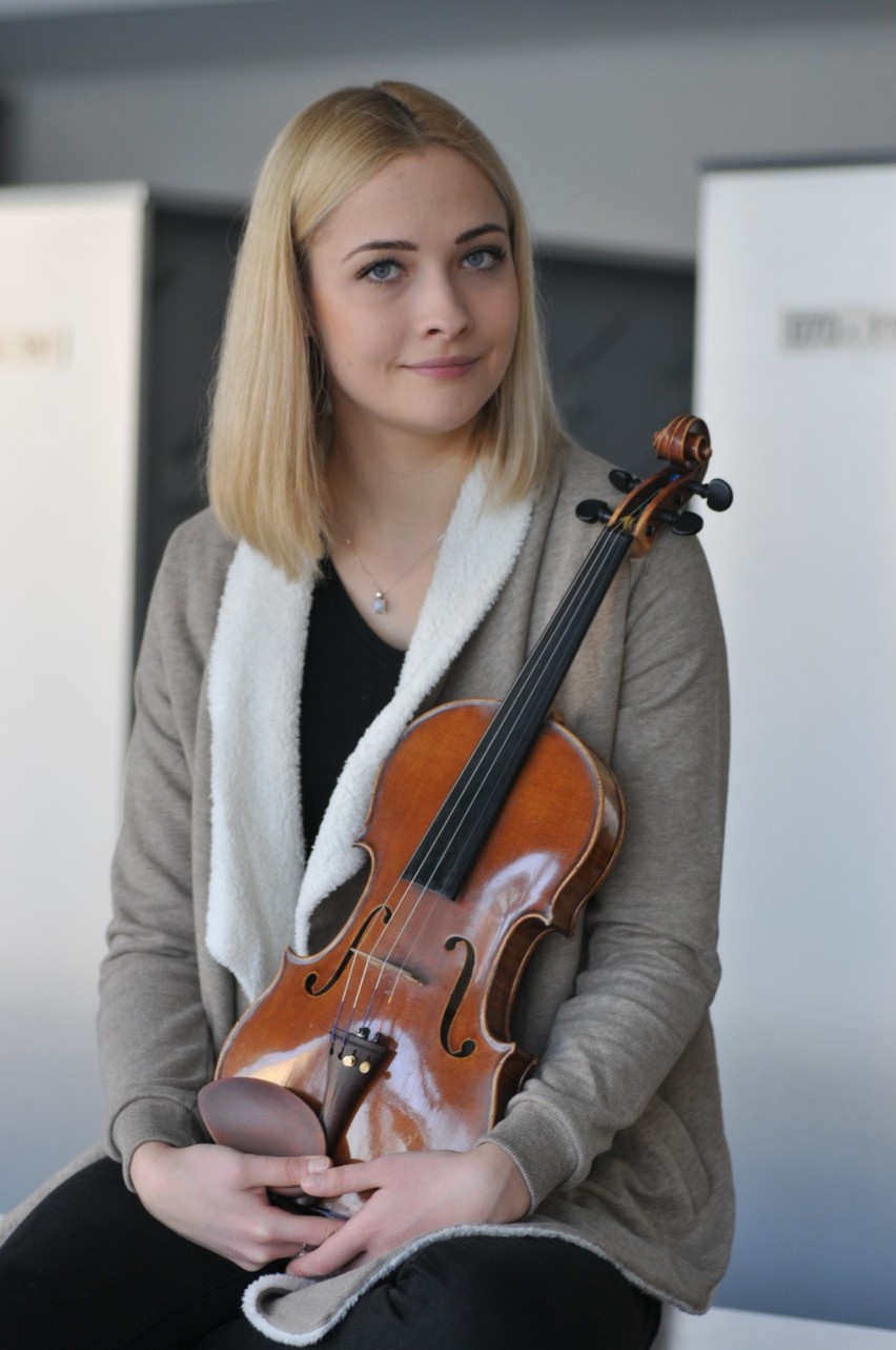Amelia Maszońska to młóda i utalentowana skrzypaczka