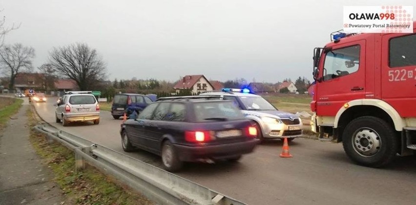Wypadek pod Wrocławiem. Dwie osoby ranne [ZDJĘCIA]
