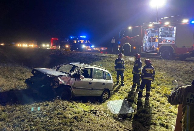 Do zdarzenia na S10 pod Toruniem doszło 2 stycznia przed godziną szóstą rano. Dachowało auto osobowe, które prowadził 24-letni mężczyzna