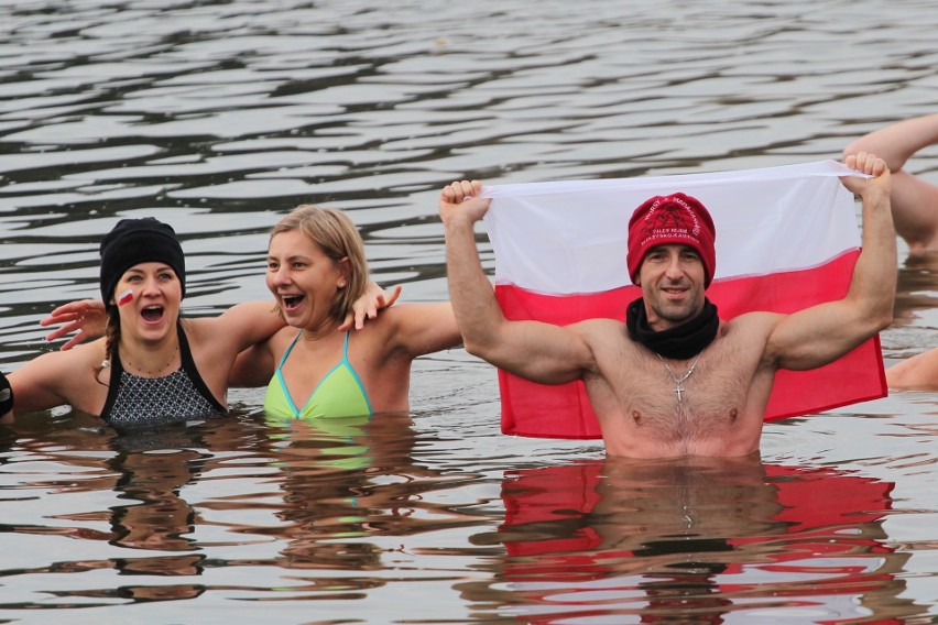 Narodowe Święto Niepodległości na sportowo i rekreacyjnie: Wielu mieszkańców Skarżyska, Suchedniowa i okolic aktywnie uczciło ten dzień