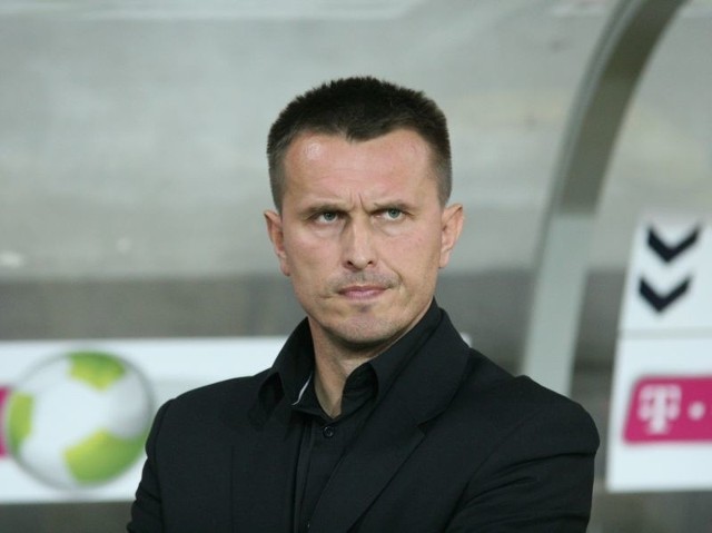 Trener Leszek Ojrzyński chce, by jego piłkarze odkuli się na Bełchatowie za porażkę z ŁKS.