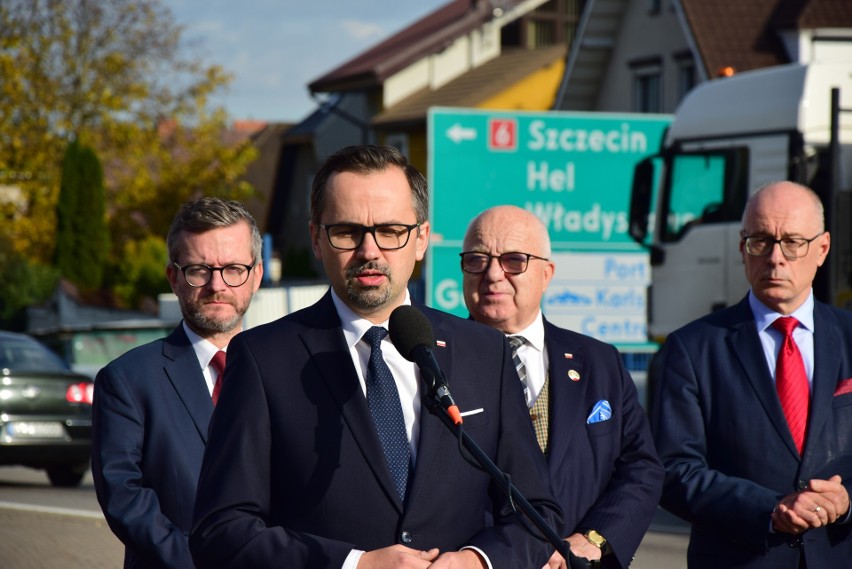 Droga Czerwona w Gdyni. Następny etap za nami. Podpisano umowę na wykonanie studium techniczno-ekonomiczno-środowiskowego (28.10.2022) 