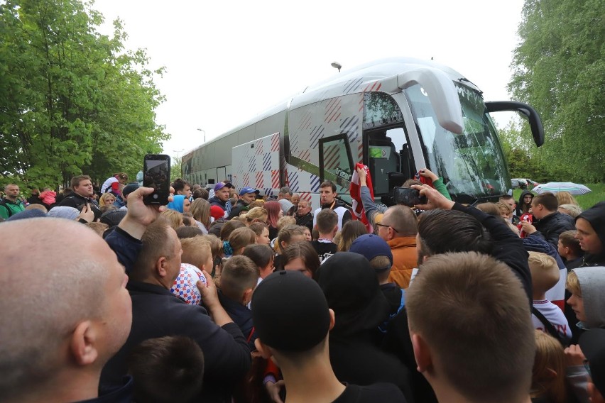 18.05.2023. W gliwickiej Sośnicy piłkarze Górnika Zabrze na...