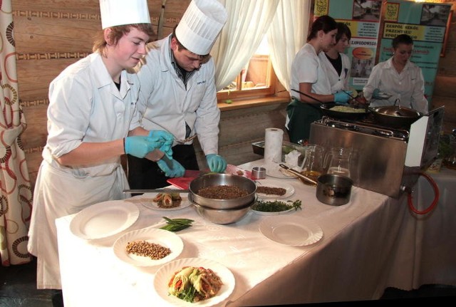 Festynowi towarzyszył konkurs kulinarny. Jego uczestnikami byli między innymi uczniowie Zespołu Szkół Przemysłu Spożywczego w Kielcach.