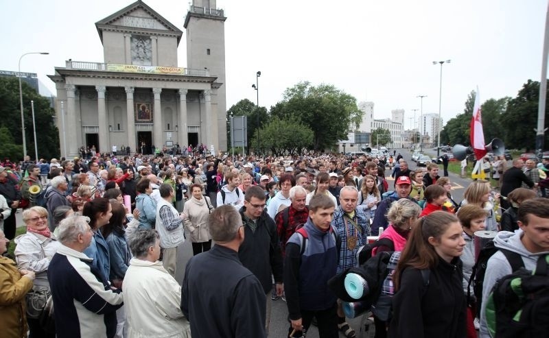 Pielgrzymi wyruszyli do Częstochowy [zdjęcia]