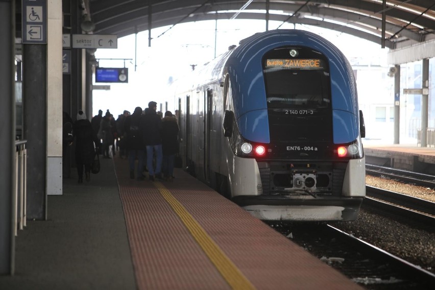 Dzień smogowy w woj. śląskim. Autobusy, tramwaje i pociągi...